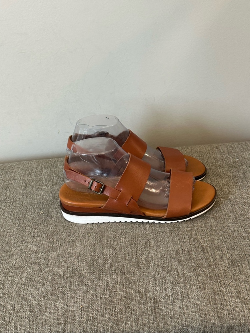 Bertuchi leather Slingback Strappy Sandals Size 9